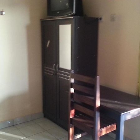 Dstay Kost Bali Jimbaran Quarto foto